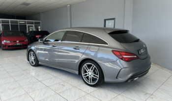 MERCEDES-BENZ Clase CLA CLA 200 d AMG Line Shooting Brake lleno